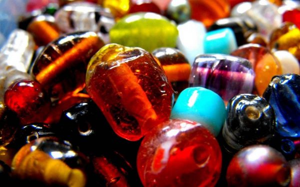 https://sahasa.in/wp-content/uploads/2020/12/glass-beads-public-domain-pictur-e1608702023930.jpg
